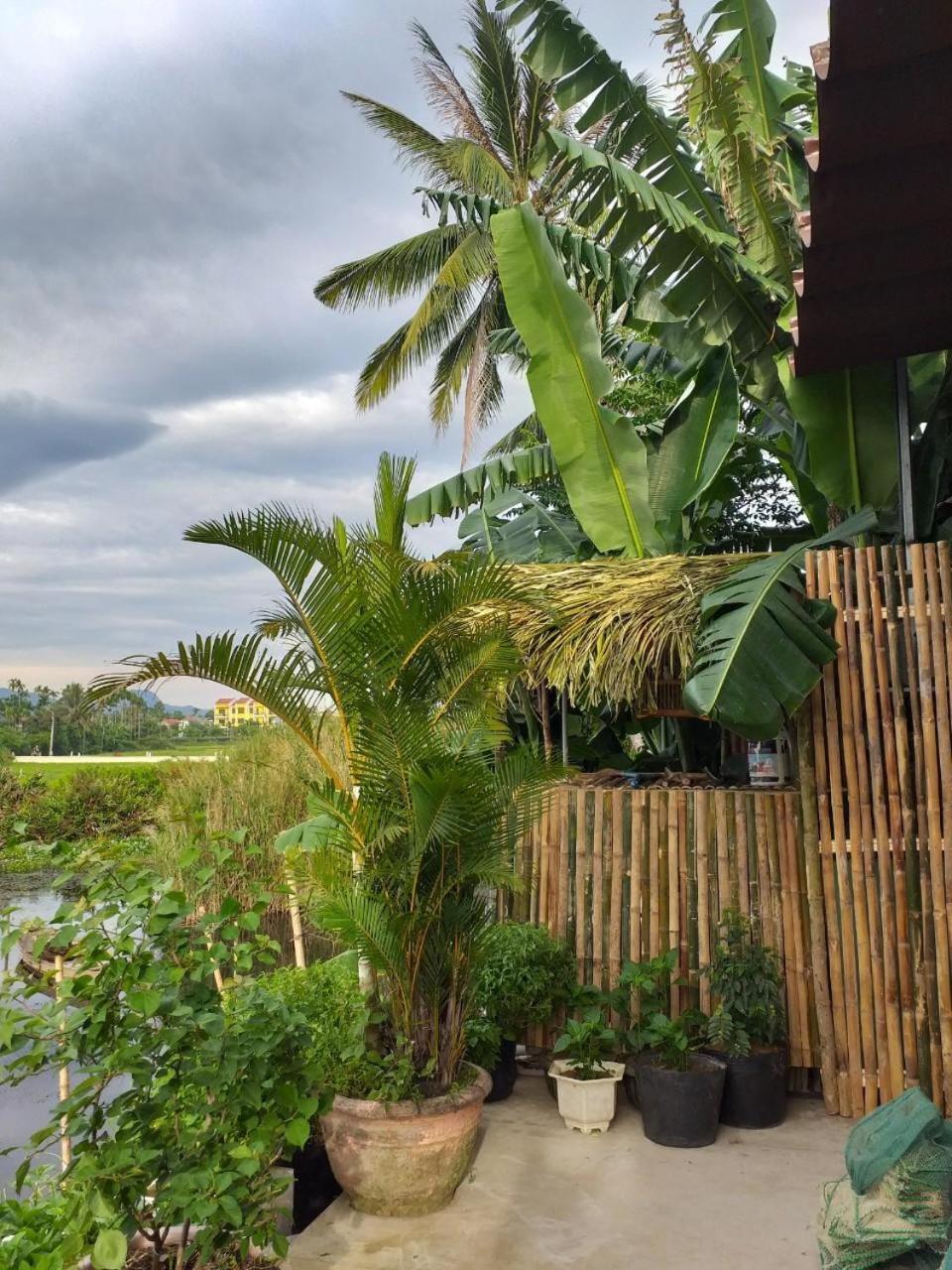 Gio Chieu Homestay - Riverside & Swimming Pool Хойан Экстерьер фото